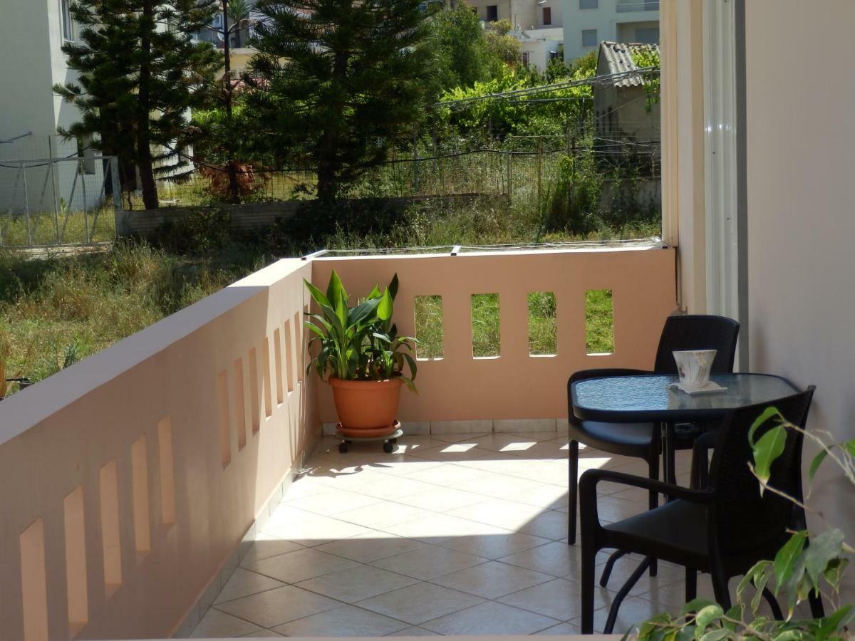 Charisma Apartment Platanés Exterior foto